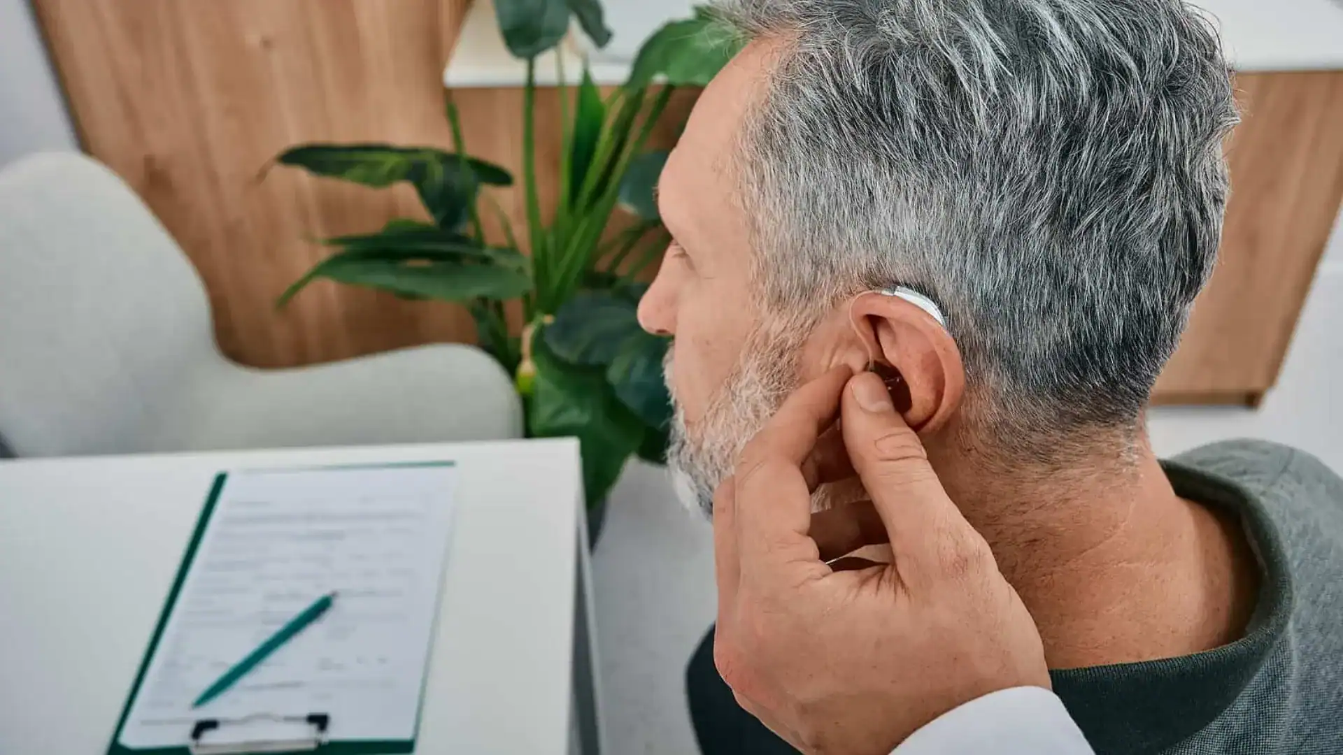 Featured image for “How Seniors Can Choose the Right Hearing Aid Style”